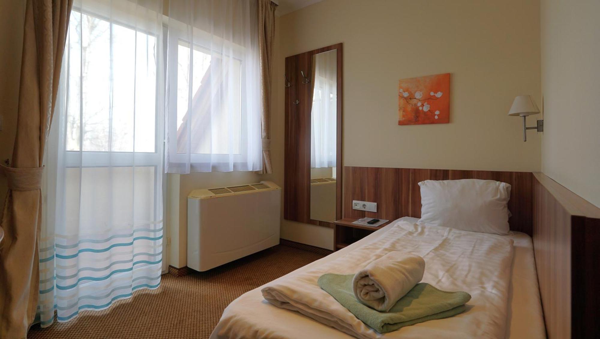 Balaton Colors Beach Hotel Siofok Bilik gambar